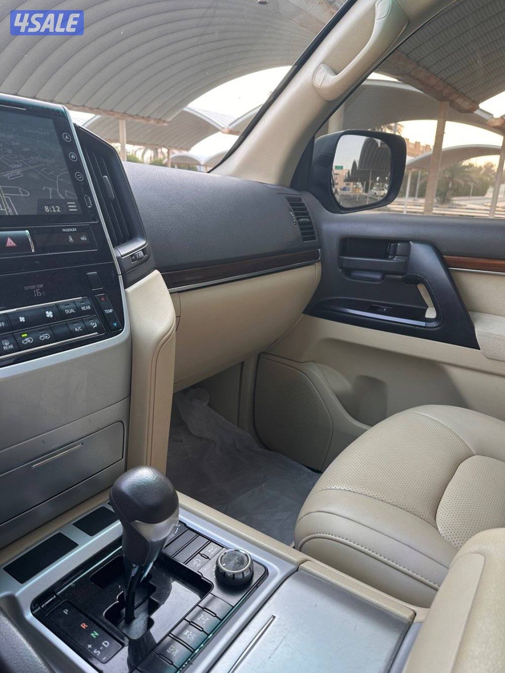 لاند كروزر GXR V8 فل أبشن6