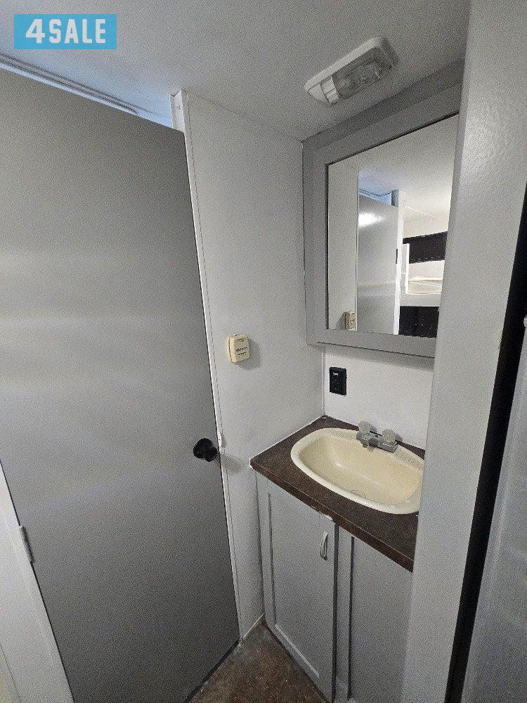 كارافان امريكي Grey wolf موديل 20153