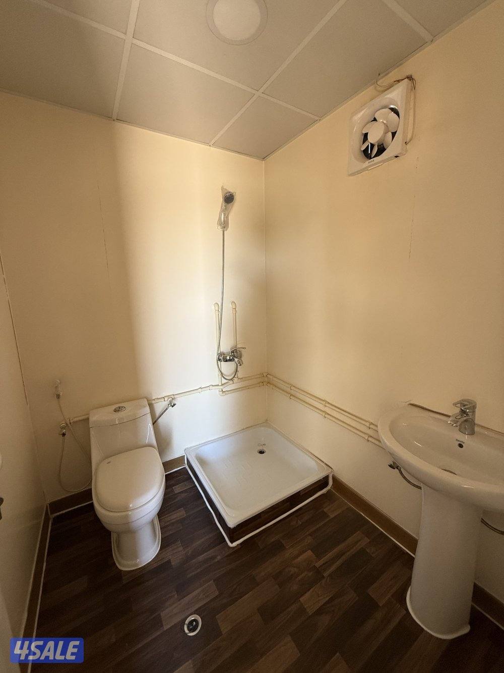 للبيع شاليه ٤/٦ غرفه وحمام ومطبخ3