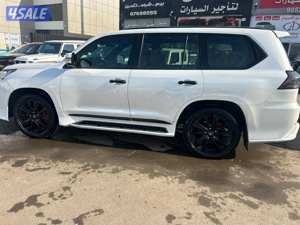 لكزس black editionS-LX570 موديل 2019 ماشى 226.000 k.m وارد الخليج.2