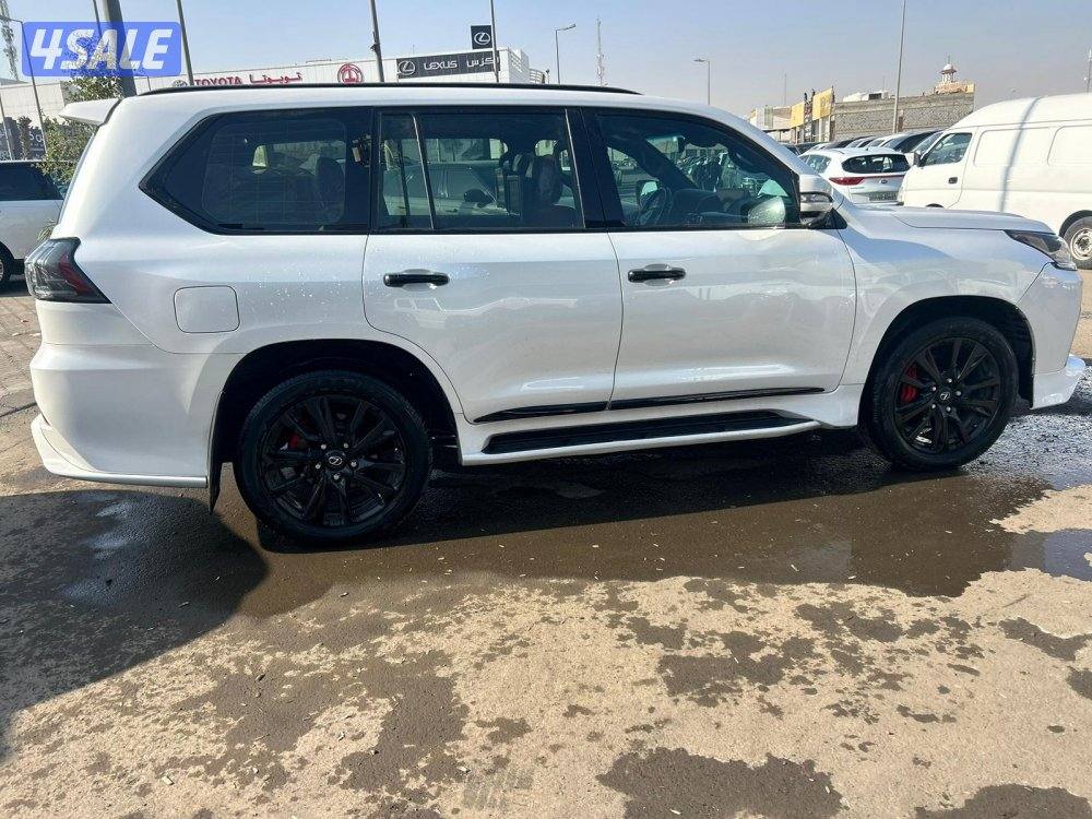 لكزس black editionS-LX570 موديل 2019 ماشى 226.000 k.m وارد الخليج.3