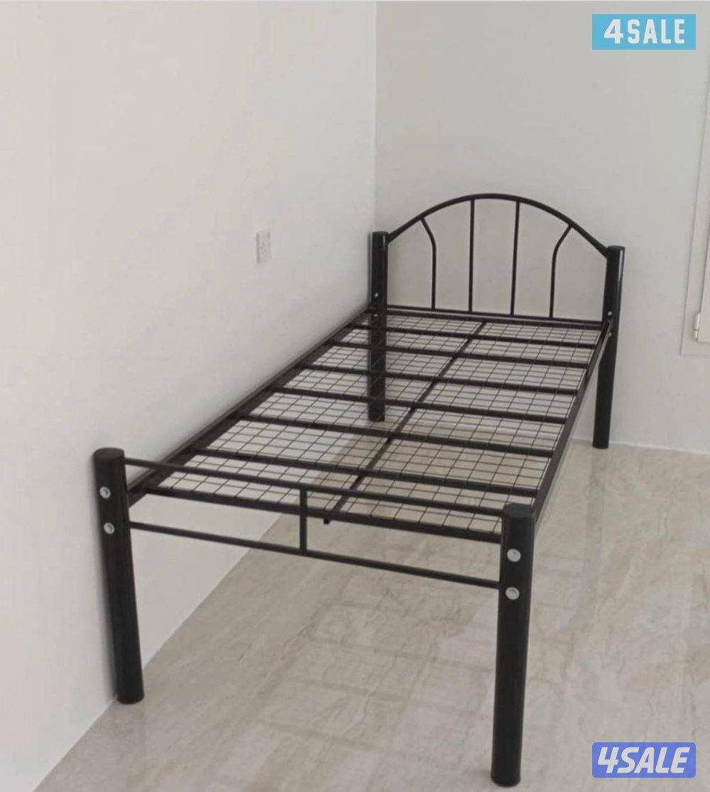 سرير حديد ومرتبه طبيه وبطانيه ومخده والملايات0