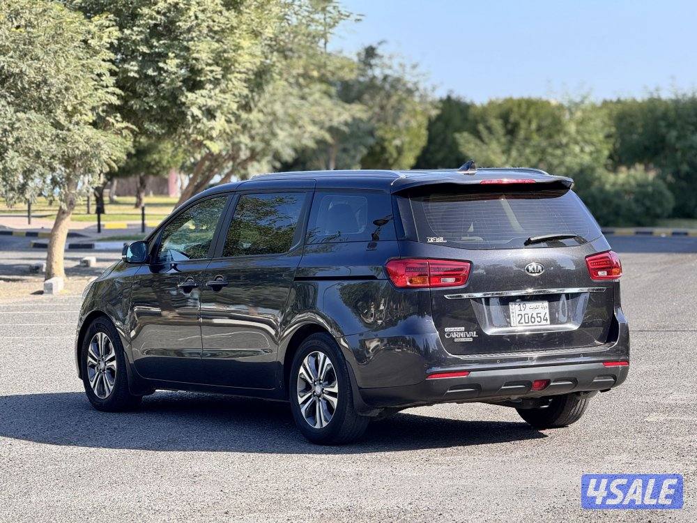 كيا كرنفال موديل 20205
