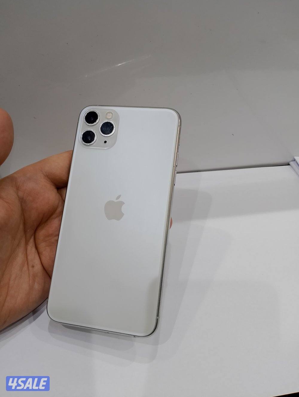 ايفون 11 برو ماكس 256 ابيض2