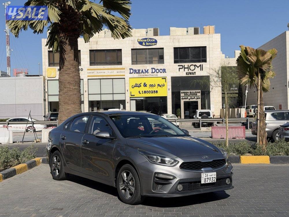 كيا سيراتو موديل : 2019 عداد : 147 الف كم وارد الوكاله شرط الفحص2