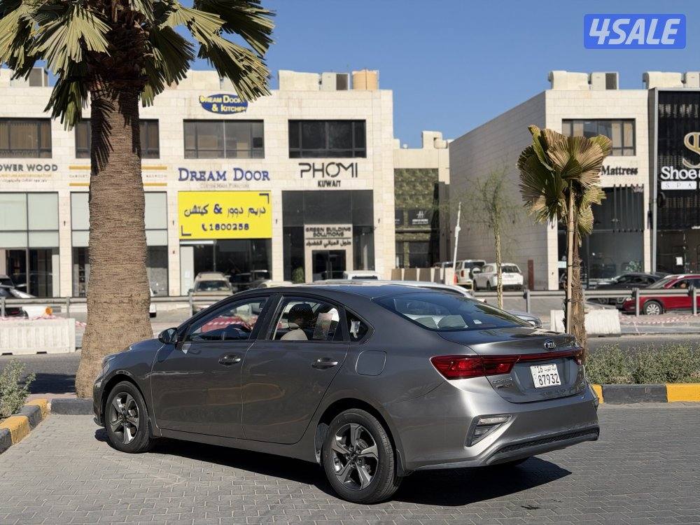 كيا سيراتو موديل : 2019 عداد : 147 الف كم وارد الوكاله شرط الفحص3