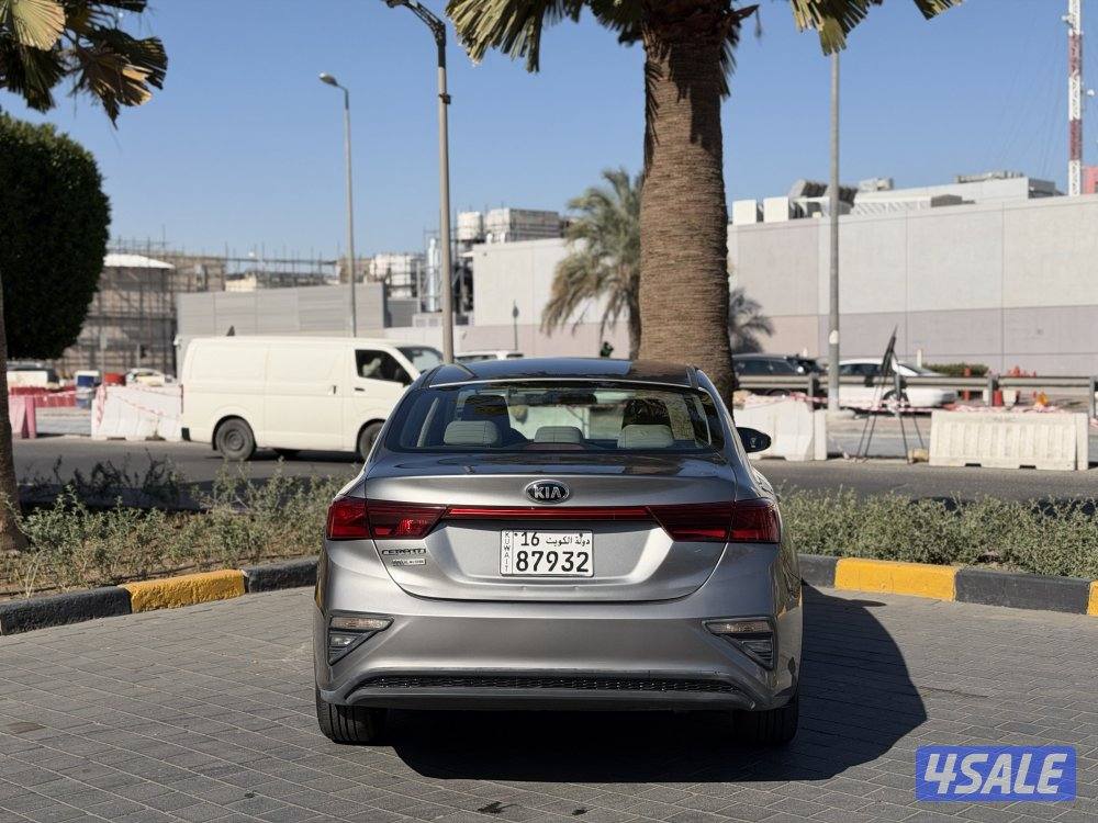 كيا سيراتو موديل : 2019 عداد : 147 الف كم وارد الوكاله شرط الفحص4