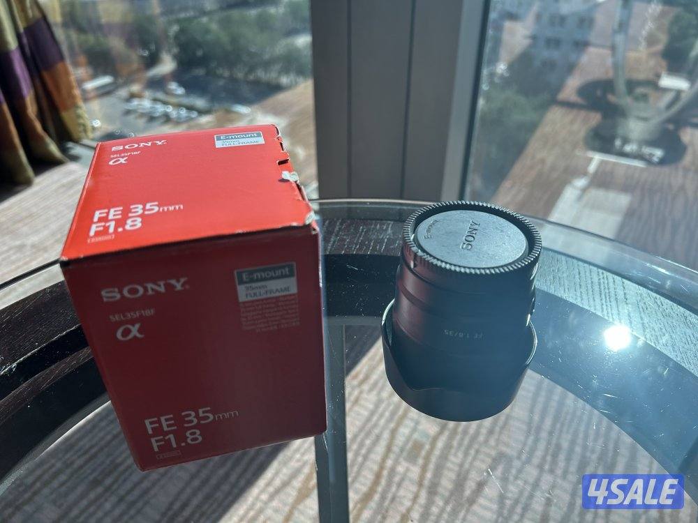 Sony FE 35mm F/1.8 Full Frame Lens3