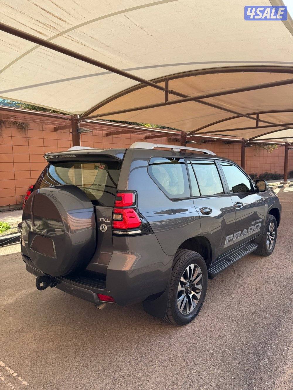 برادو TXL الساير بحالة الوكاله. عداد (26) صبغ وكاله.1