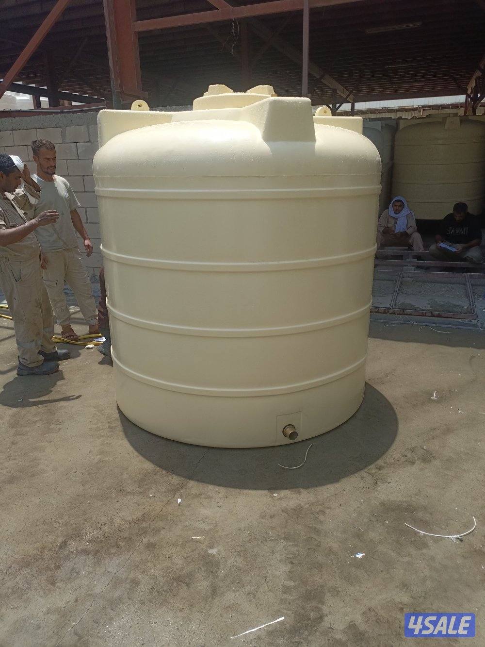 يوجد خزانات مياه وصيانه سخان مركزي وتصليح الخزانات وتركيب فلات15