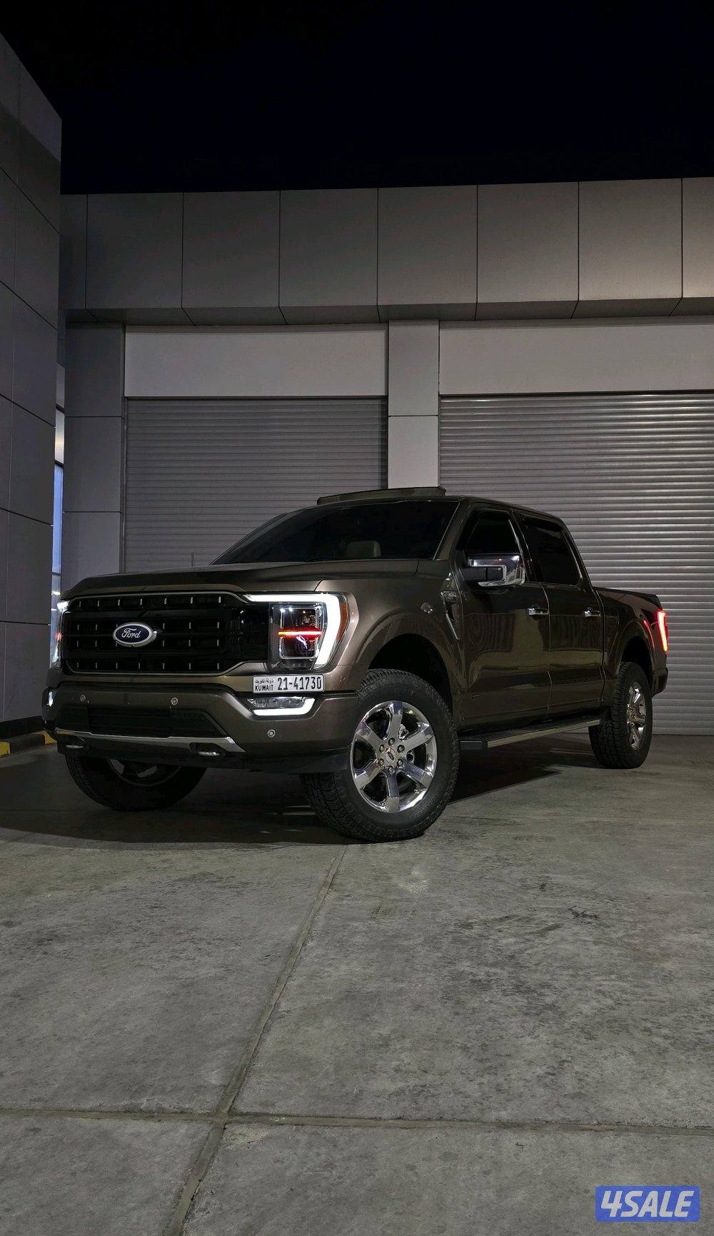 للبيع او للبدل لاريت 2022 تحت الكفاله 8 سلندر اعلى درجه0