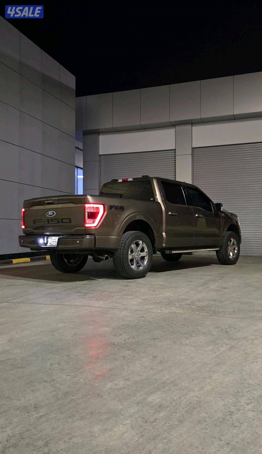 للبيع او للبدل لاريت 2022 تحت الكفاله 8 سلندر اعلى درجه3