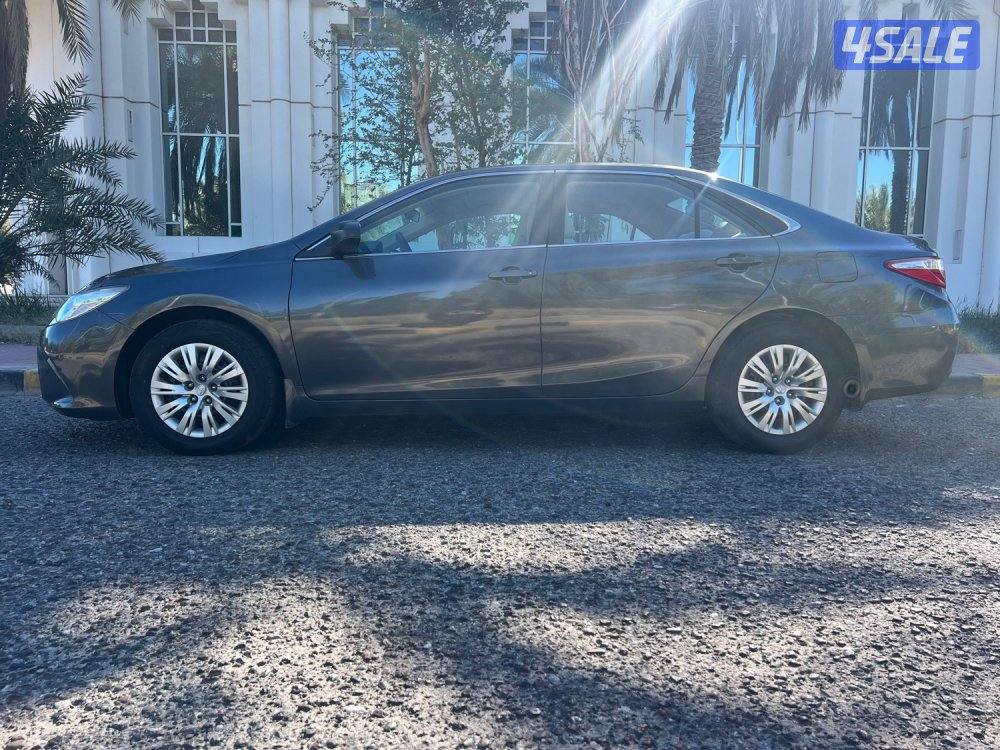 كامري موديل ٢٠١٧ ماشي ١٢٨ الف سرفيس وكاله GL شاشه كامره1