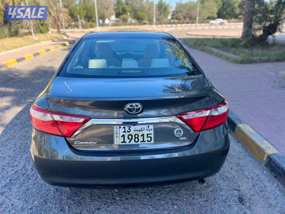 كامري موديل ٢٠١٧ ماشي ١٢٨ الف سرفيس وكاله GL شاشه كامره2