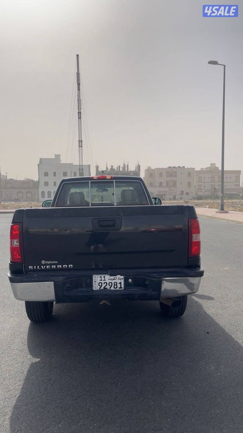 للبيع ونيت سيلفرادو HD بدل قير ٢٠١٣ شرط الفحص مكينه قير  اللون اسود2