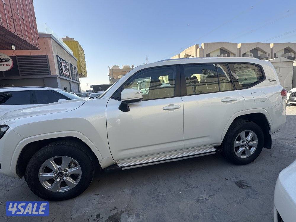 للبيع لاندكروزر موديل 20221