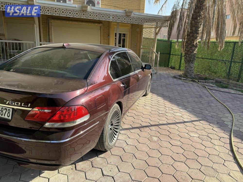 بي ام دبايو 2006 - 750 il كامل المواصفات فل اوبشن عداد 131000 الف كم3