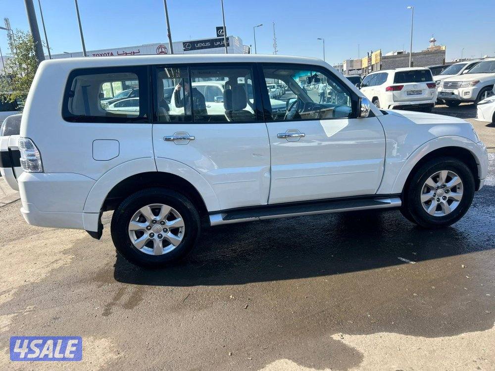 ميتسوبيشى باجيرو -V6 موديل 2020 ماشى 133.000 k.m  وارد الملا .3