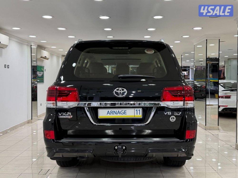 لاندكروزر GRAND TOURING S وكالة موديل ٢٠٢١ عداد ١٣٠ الف كيلو3