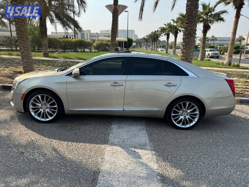 كاديلاك XTS4 مديل 2013 ماشي 41 نظيفه جدا بحالة نادره شرط الفحص0