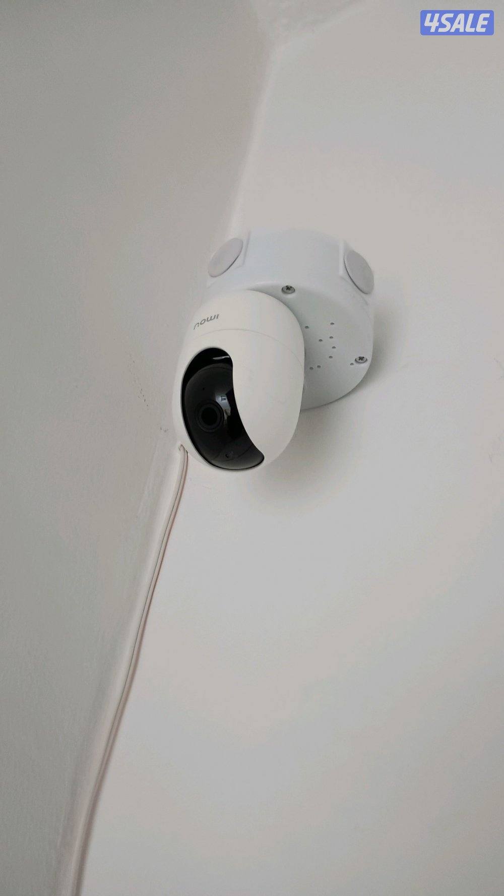 Wifi camera 20 kd only. Comes with free memory.4