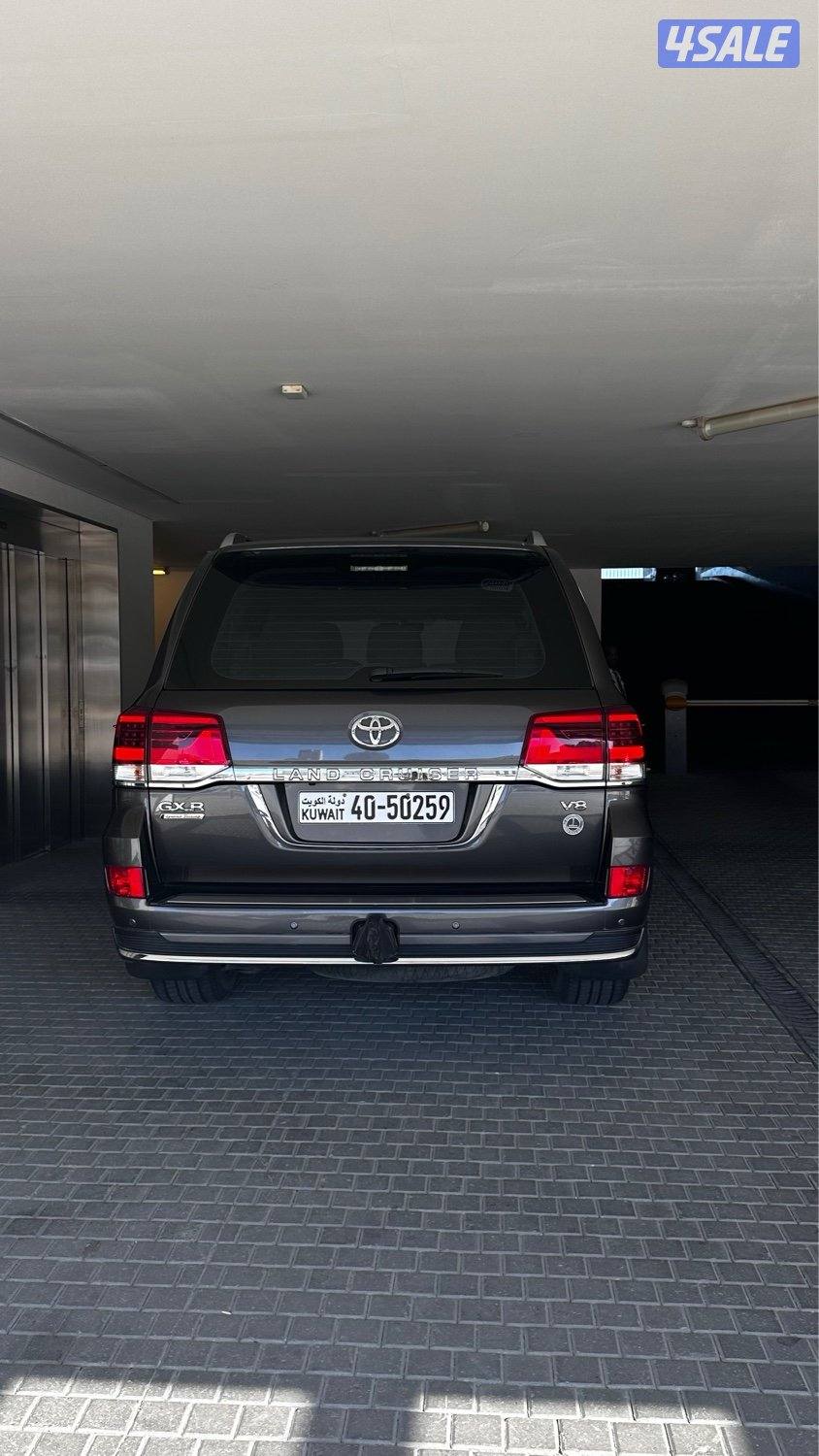 لاند كروزر2020 8v 111km2