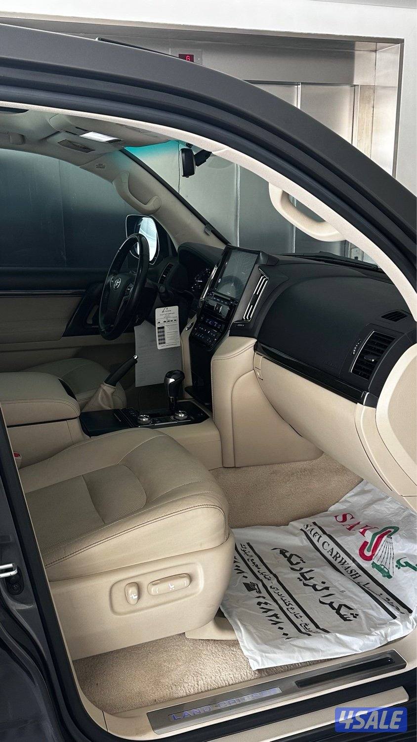 لاند كروزر2020 8v 111km4