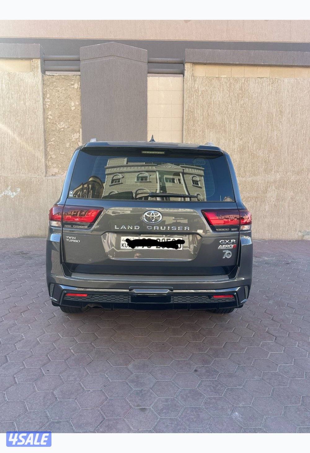 للبيع لاندكروزر2024 تيربو ايرو اس كامل ماشي ٢٨ اللف تأمين شامل شهر50