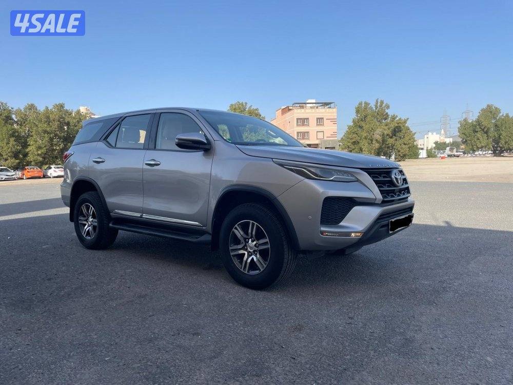 2023فورتشنر V4 (4X2)14