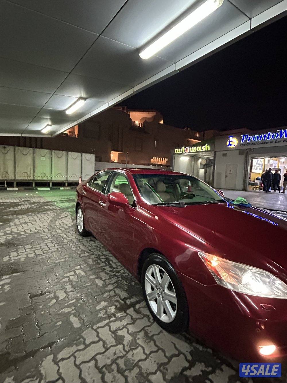 للبيع  لكزسز es350  لون عنابي. من داخل بيج3