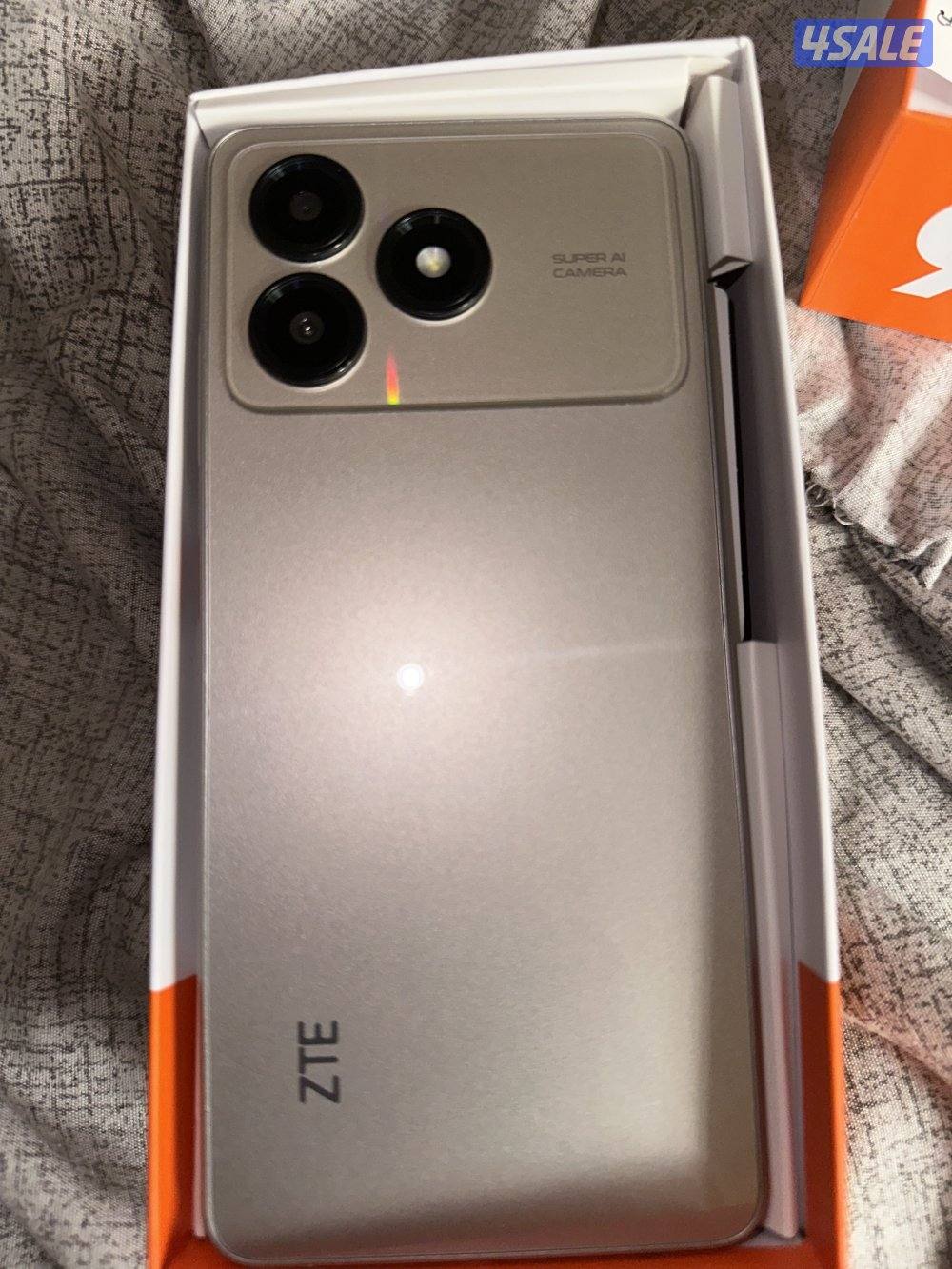 ZTE BLade A36 التلفون سعرة من ٣٥ لي ٤٠ انا بس بطلت الكرتون ما استعملتة0