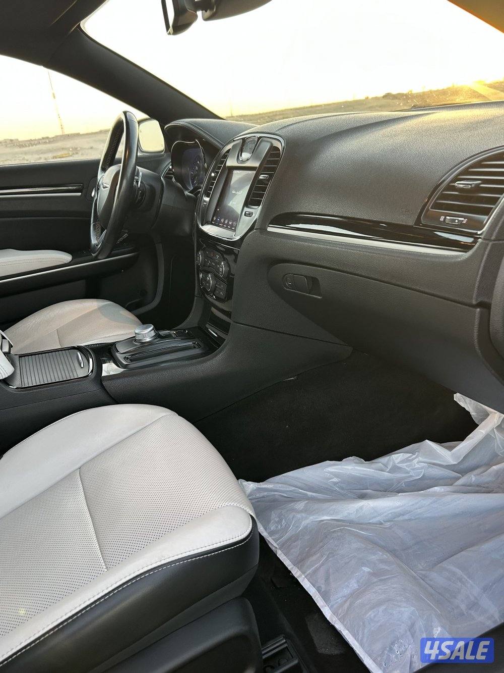 للبيع كرايزلر 20218