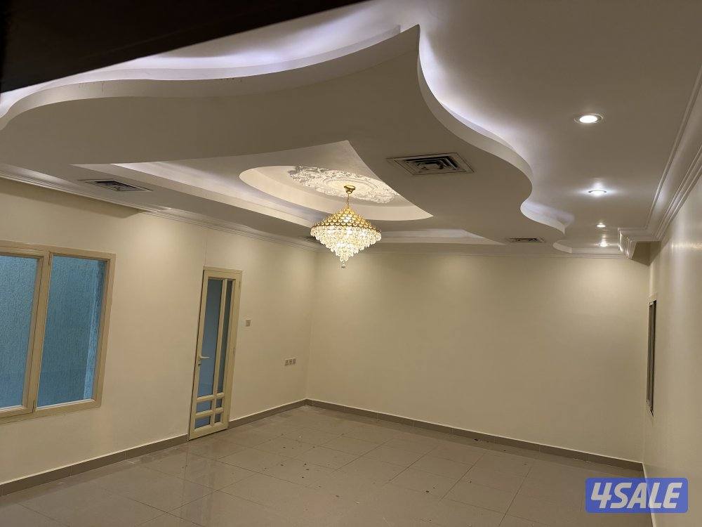 بيت للأجار متكون من ثلاث أدوار المساحة ٤٠٠ متر3