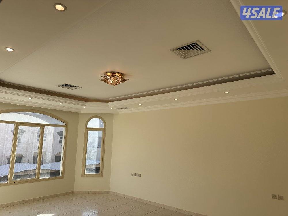 بيت للأجار متكون من ثلاث أدوار المساحة ٤٠٠ متر4