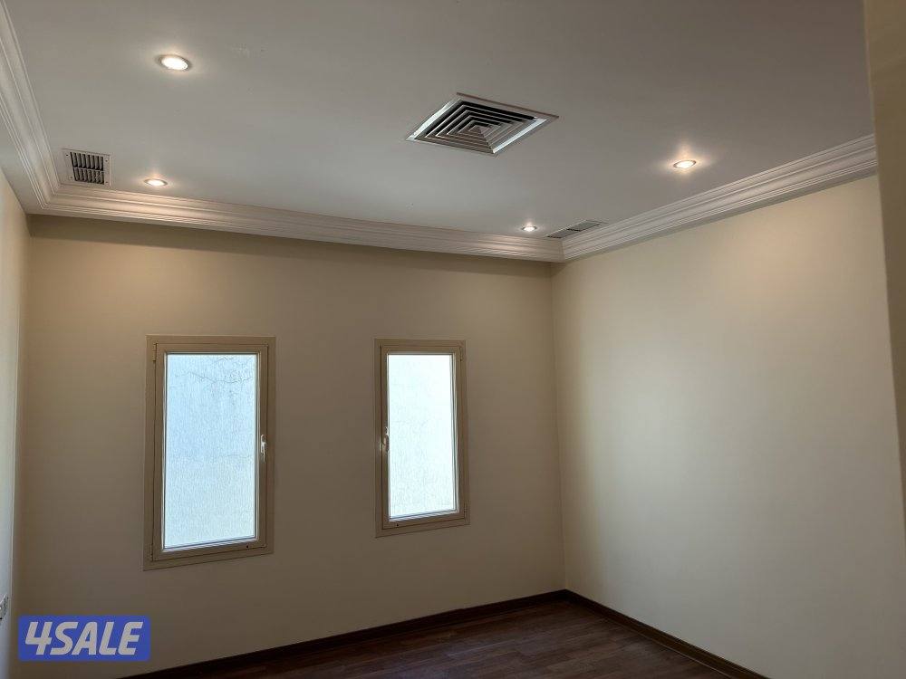 بيت للأجار متكون من ثلاث أدوار المساحة ٤٠٠ متر6