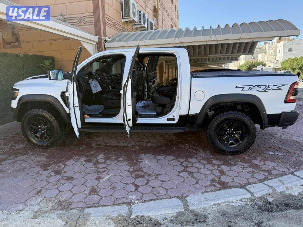 للبيع وانيت دودج رام trx موديل 20221