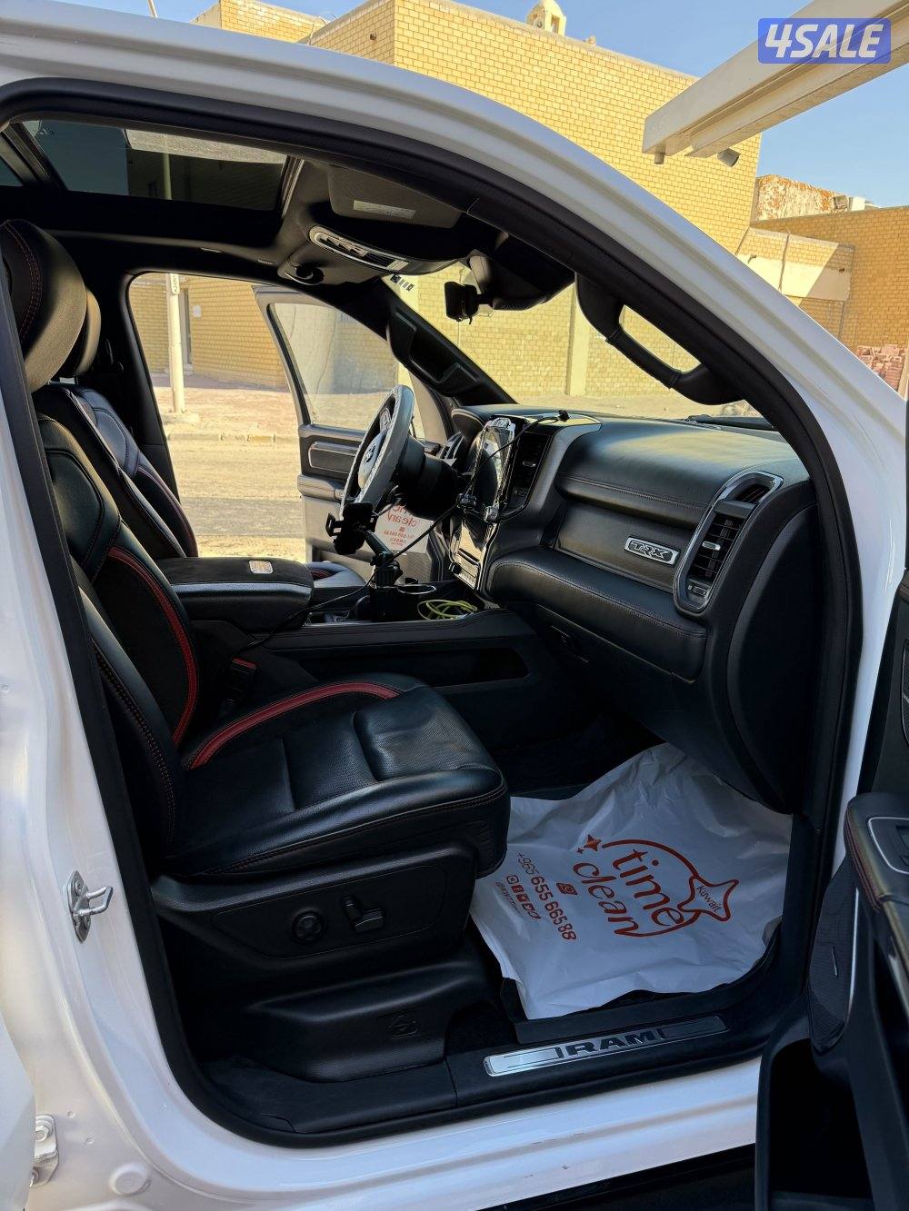 للبيع وانيت دودج رام trx موديل 20226