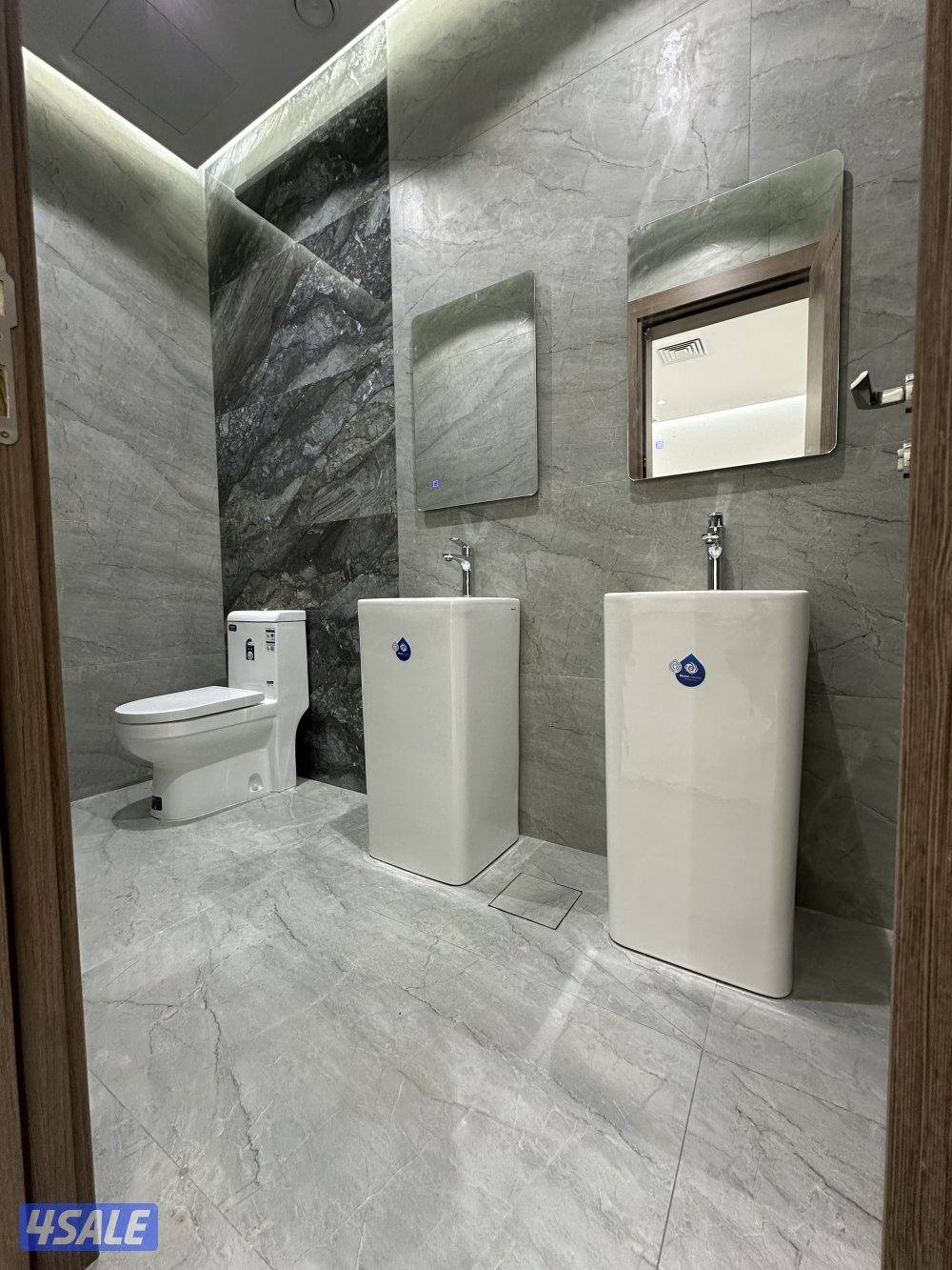 دور للايجار بالقرين الدور الثاني المساحة ٤٠٠ متر4