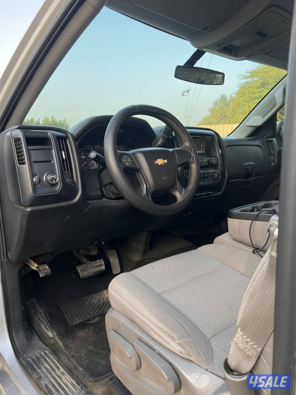 للبيع سلفرادو اللون سلفر 2014 شرط الفحص قير مكينه شاصي2