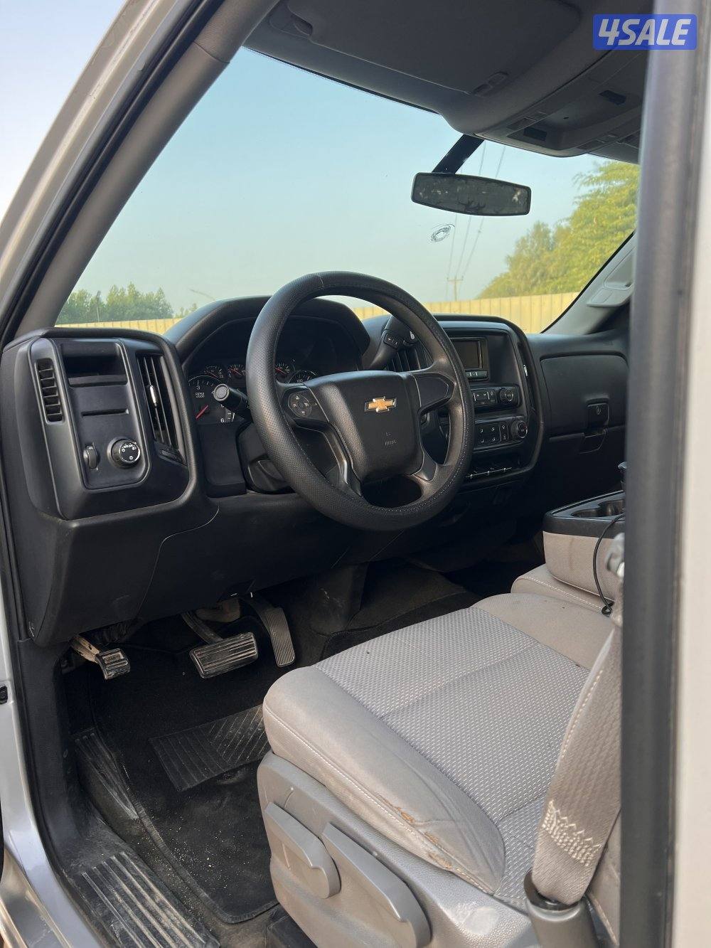 للبيع سلفرادو اللون سلفر 2014 شرط الفحص قير مكينه شاصي3