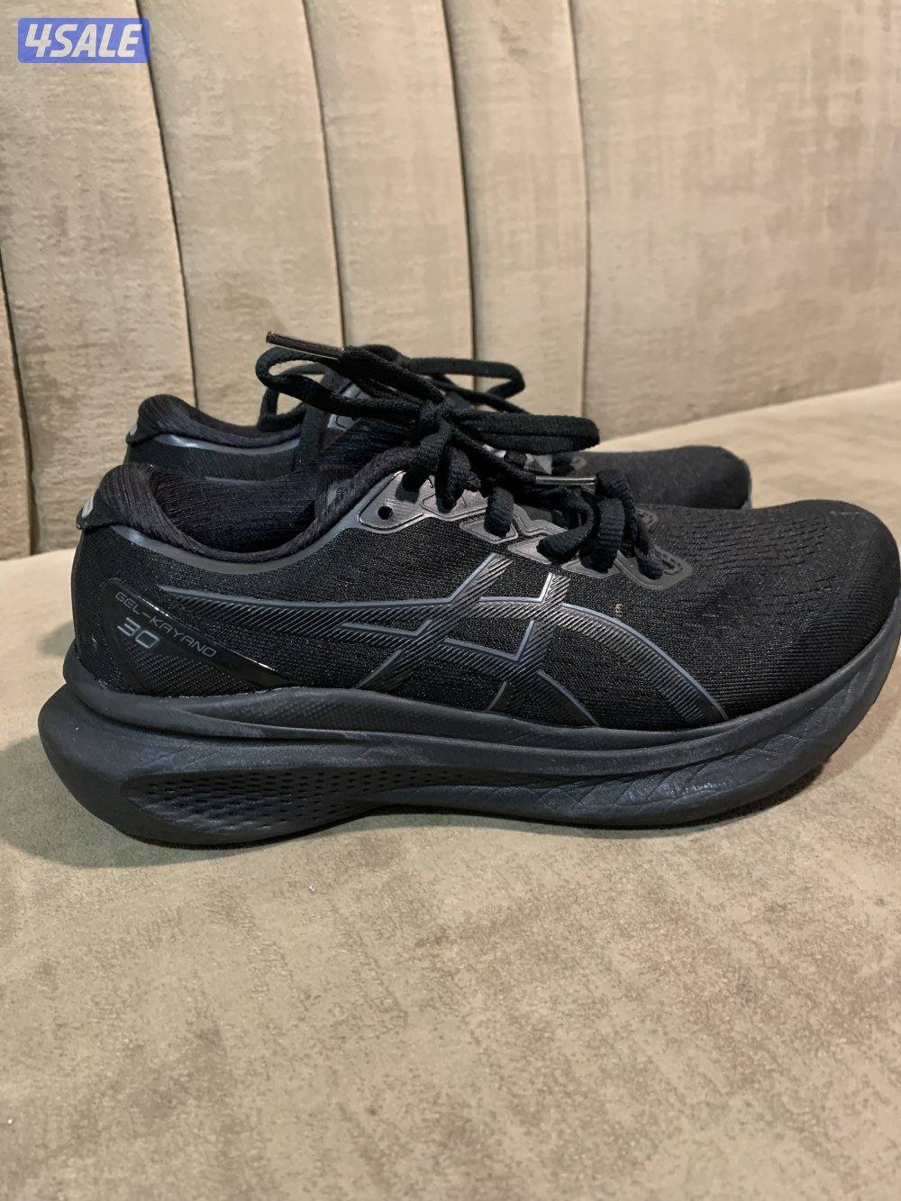 جل كيانو 30 شبه جديد مقاس 37 ولادي شرط اصلي 100/100 السعر 100