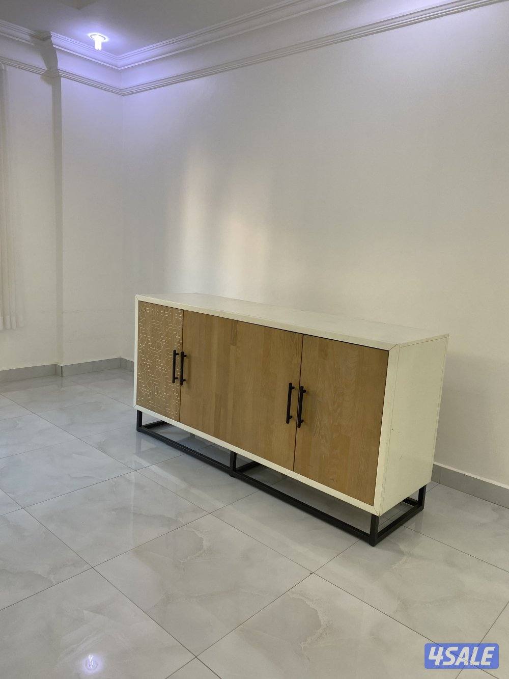 طاوله طعام مربعه مع بوفيه0