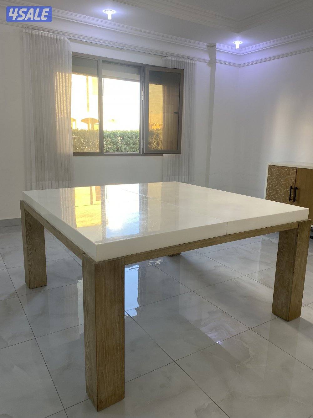 طاوله طعام مربعه مع بوفيه1