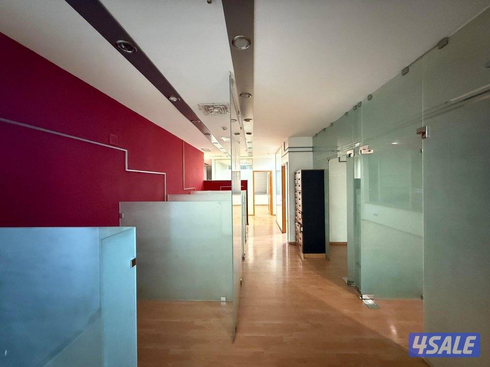 متوفر دور تجاري في برج كتير راقي بموقع متميز بشرق  المساحه ١٨٠م1