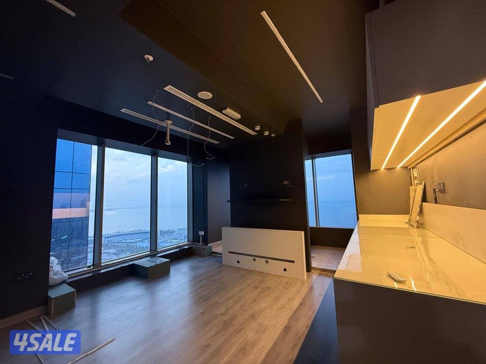 متوفر مكتب تجاري في برج كتير راقي بموقع متميز بالقبله المساحه ٣٠م1