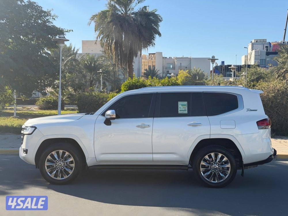 لاند كروزر 2022 VX2