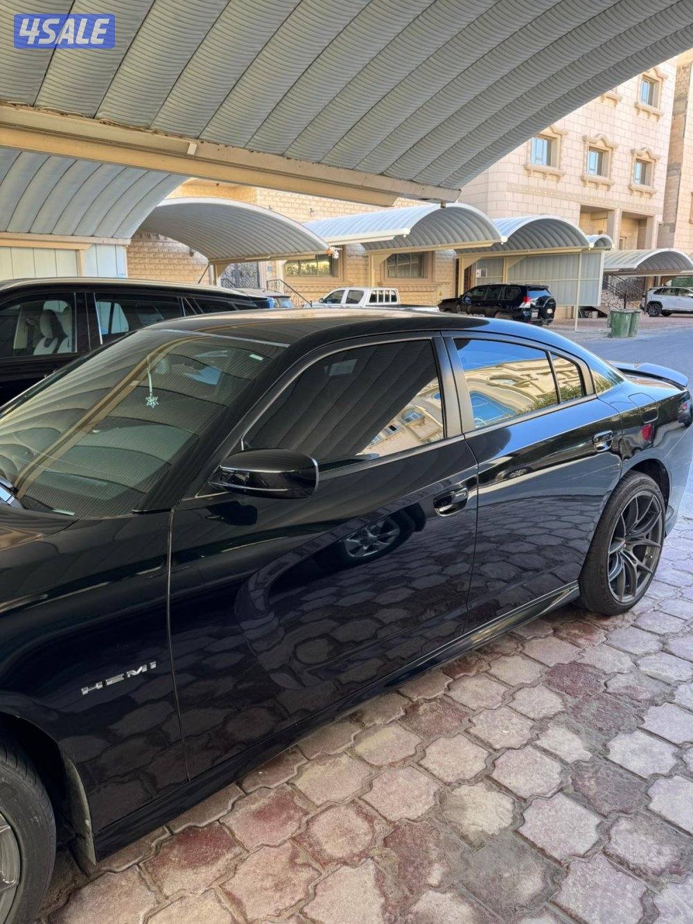 للبيع شارجر ٢٠٢١ RT 8 سلندر0