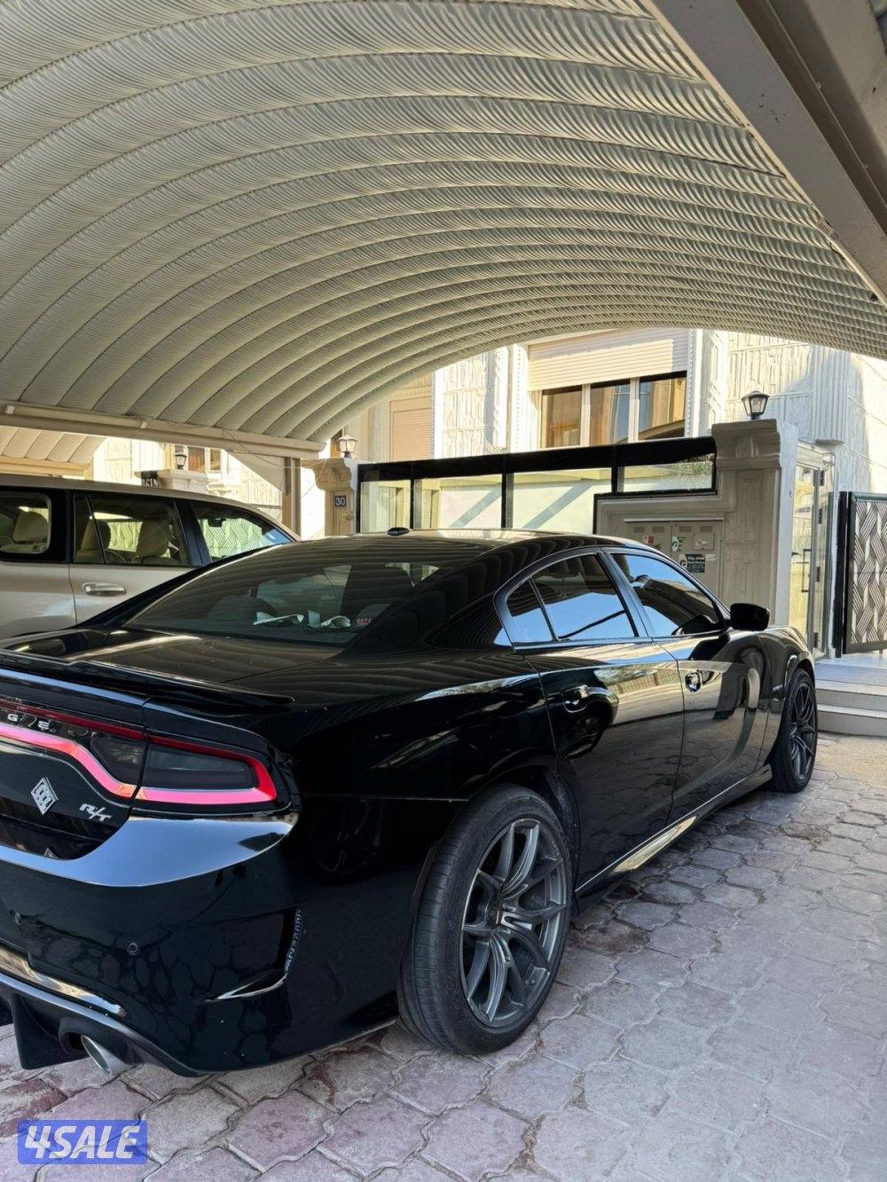 للبيع شارجر ٢٠٢١ RT 8 سلندر9