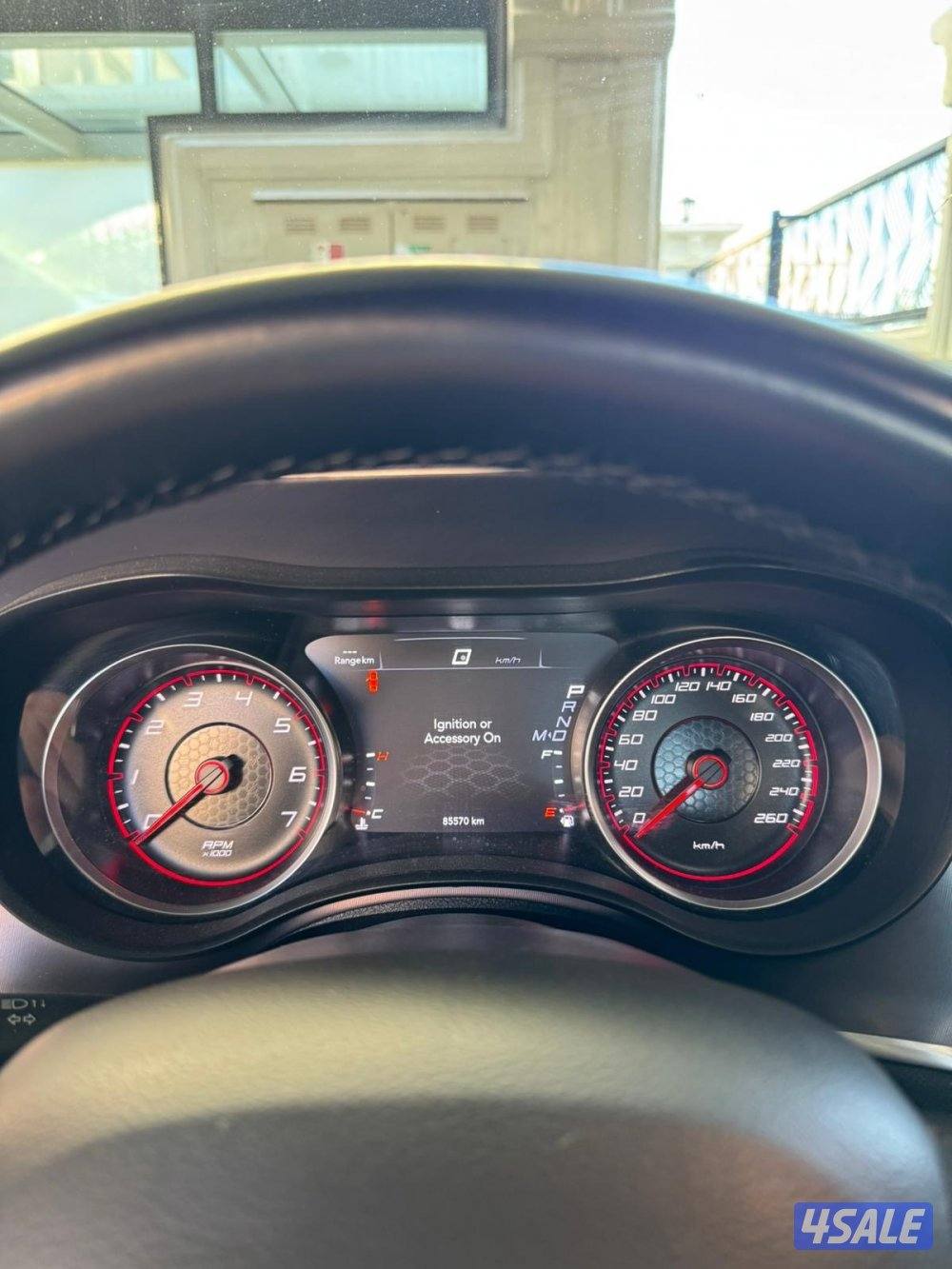 للبيع شارجر ٢٠٢١ RT 8 سلندر8