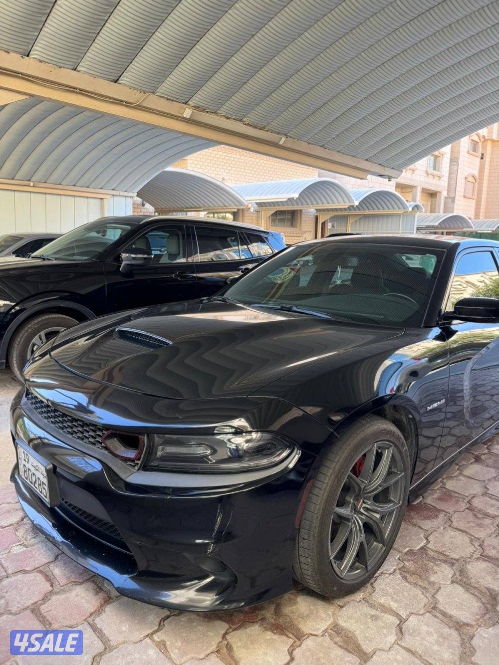 للبيع شارجر ٢٠٢١ RT 8 سلندر11